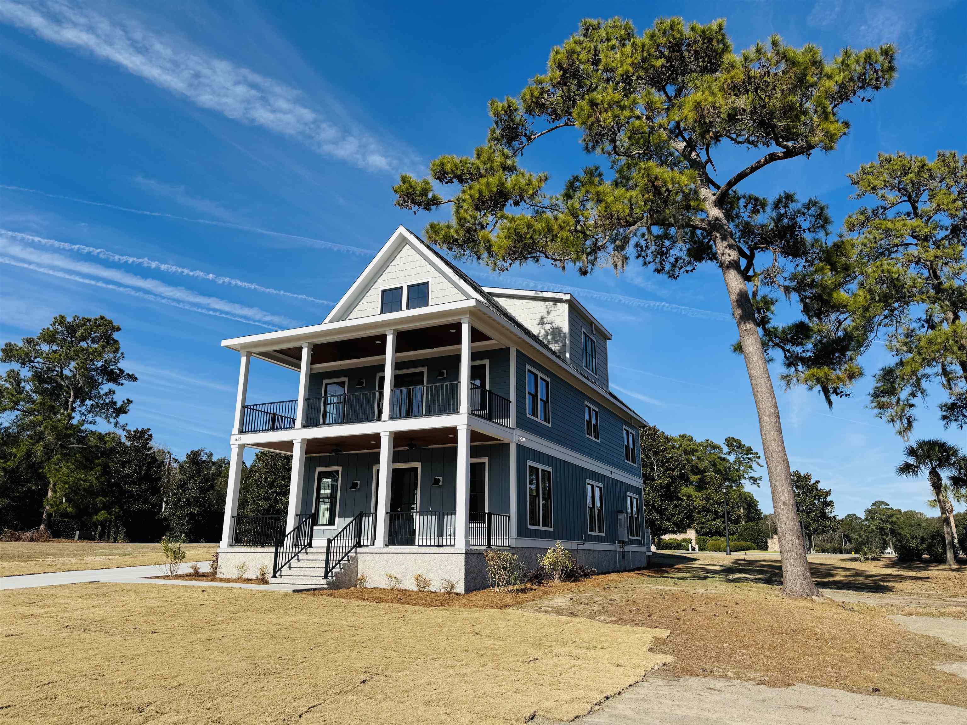 825 Commanders Island Dr., Georgetown