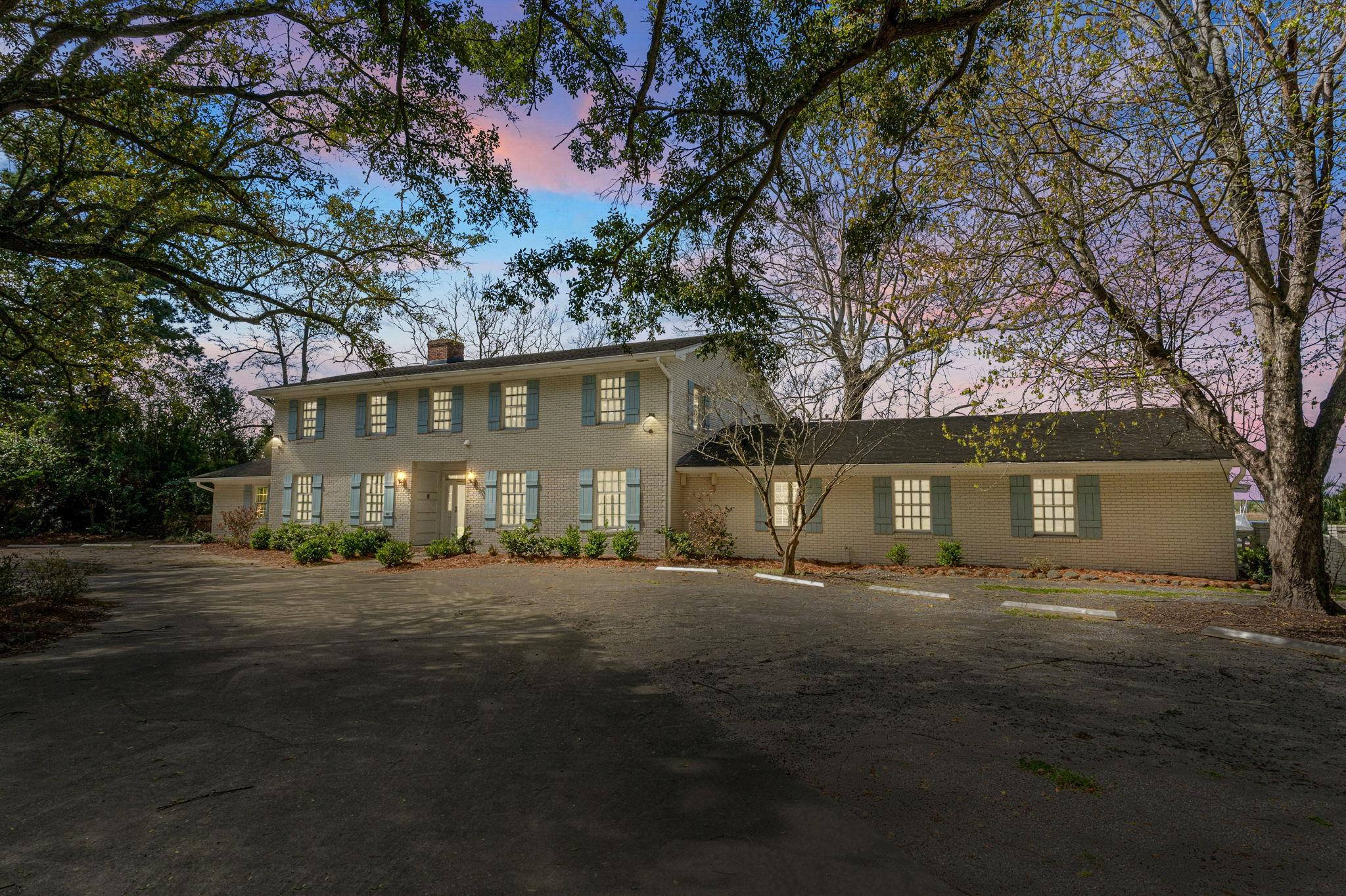 203 River St., Georgetown
