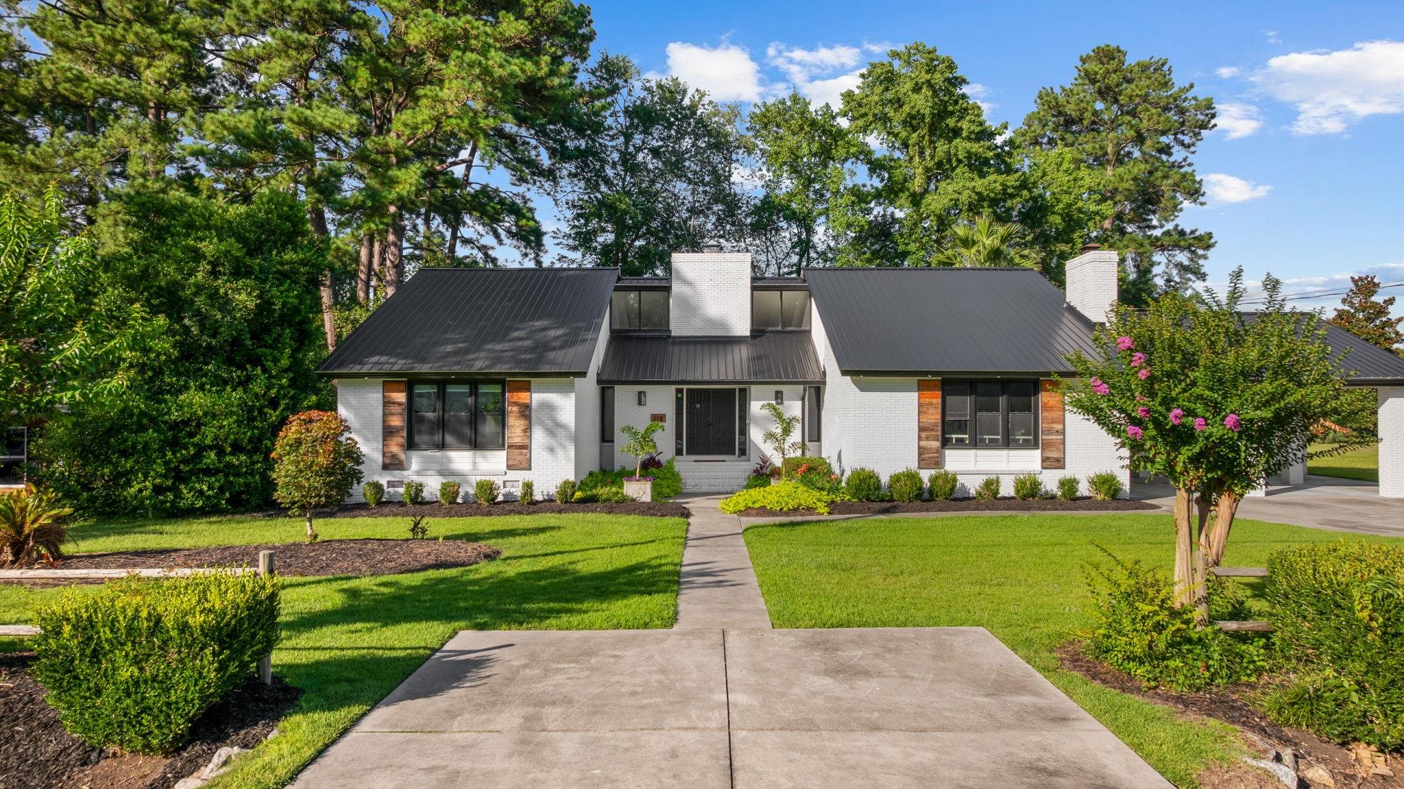 118 Clemson Rd., Conway