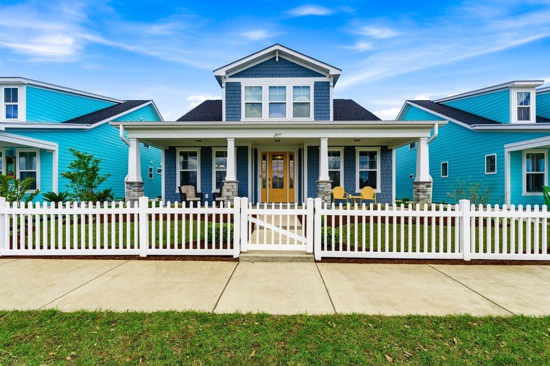 2077 Singing Palm Loop, Little River