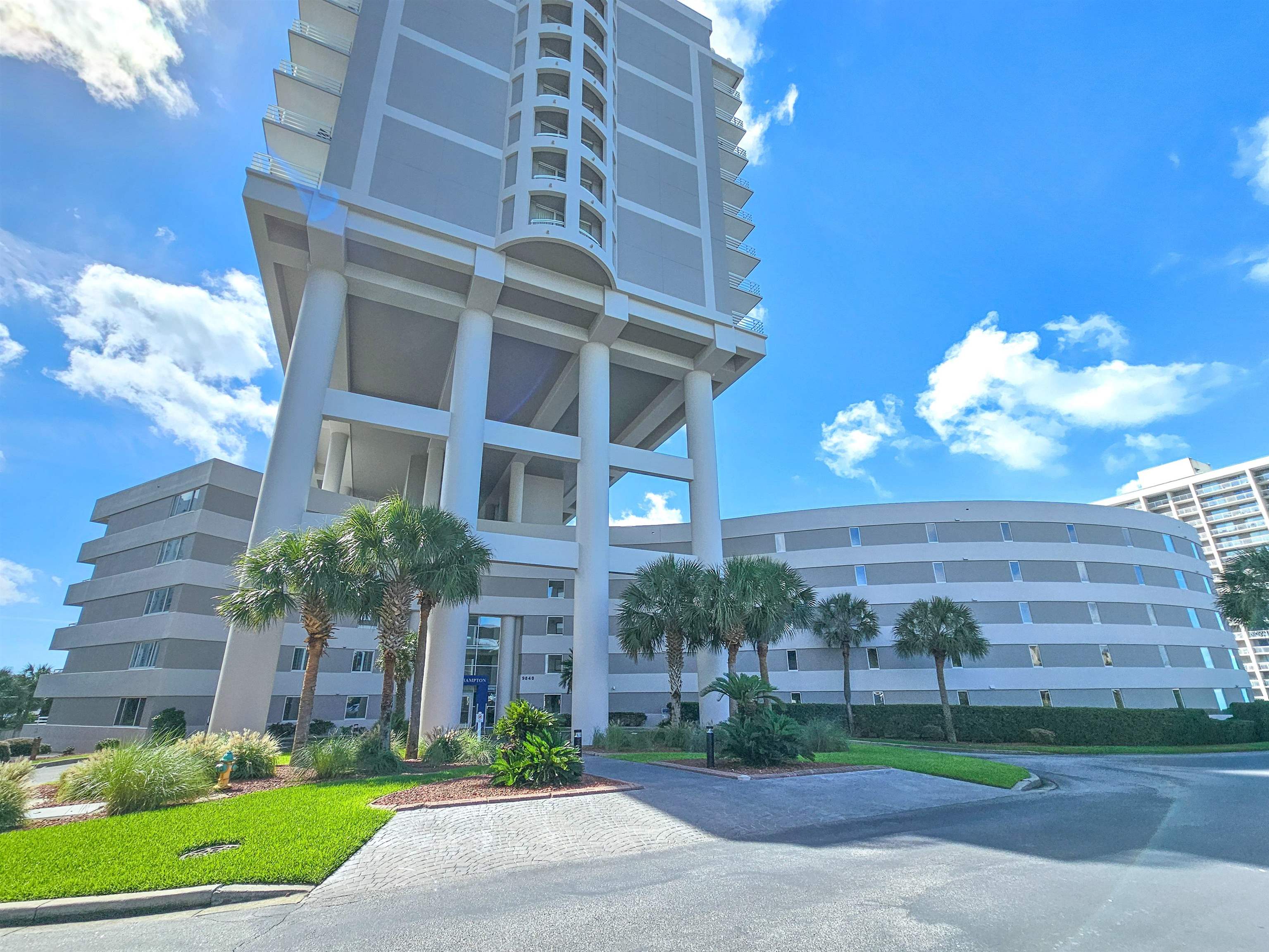 Homes for sale in Kingston Plantation - North Hampton