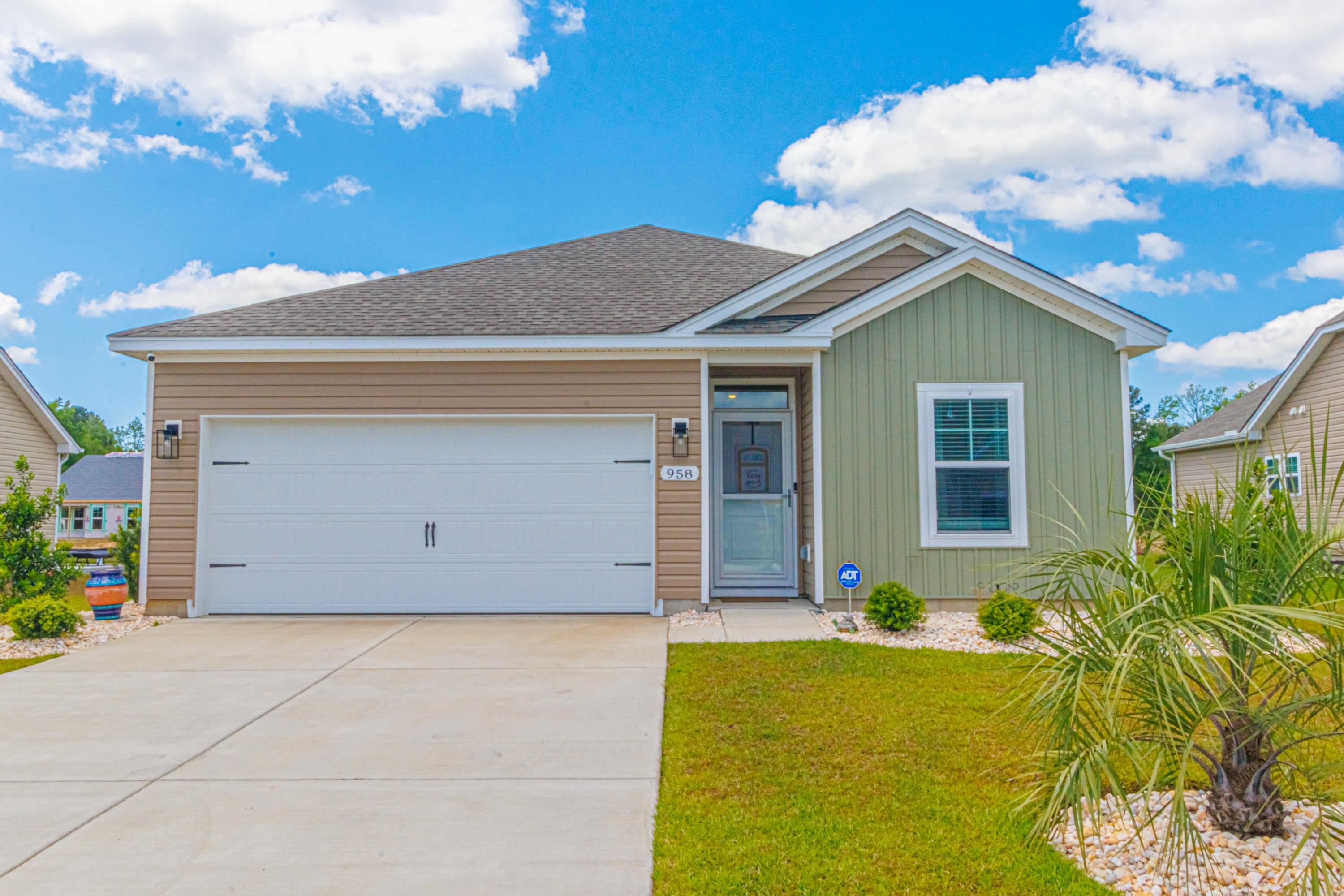 958 Oak Hollow St., Longs