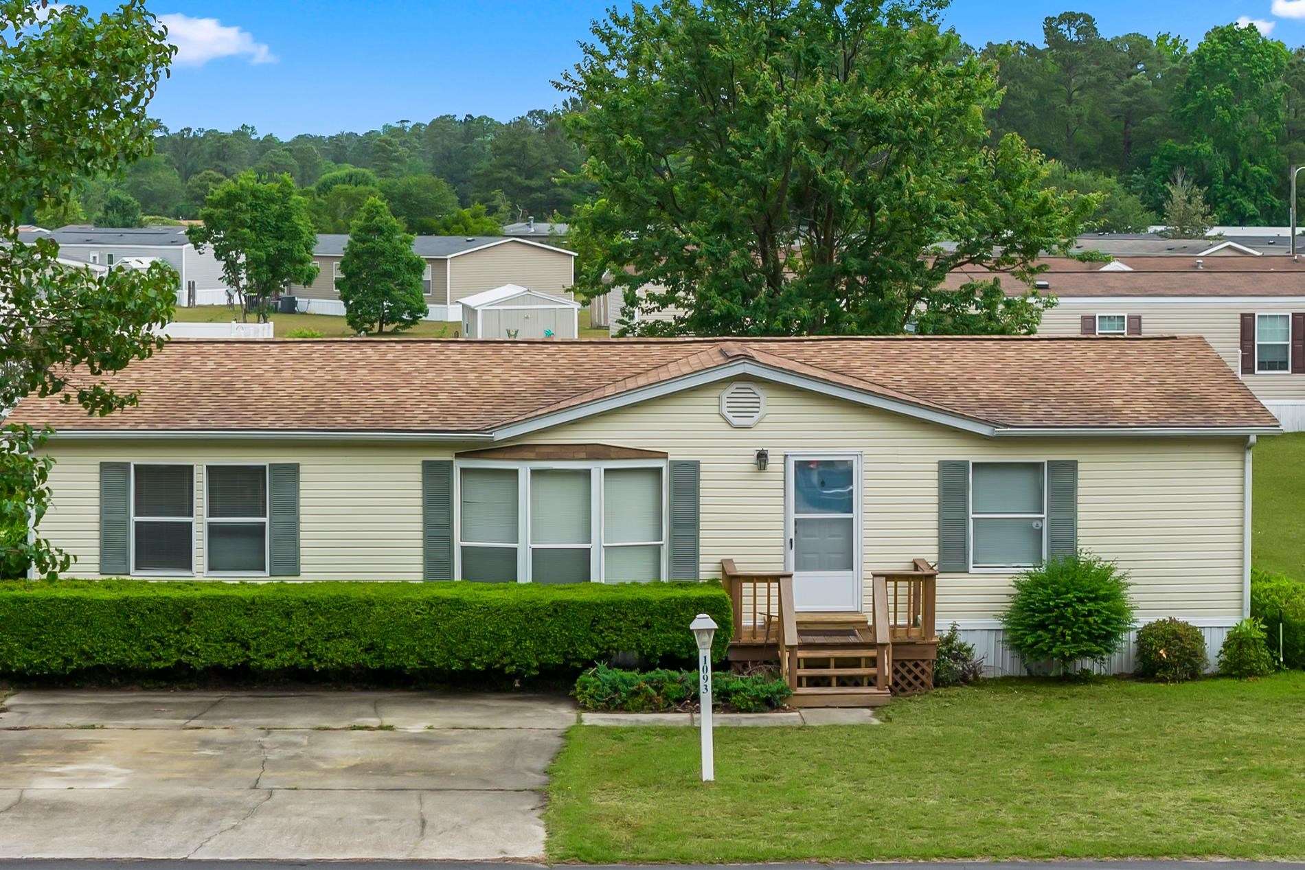 1093 Palm Dr., Conway