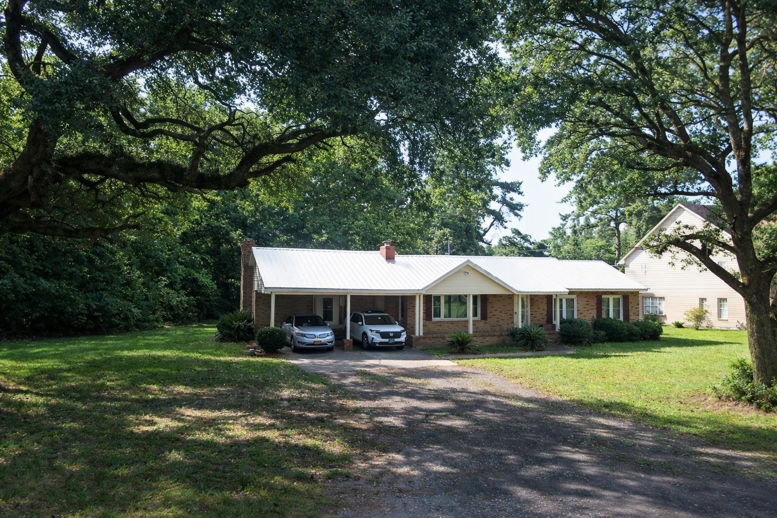 4878 South Fraser St., Georgetown