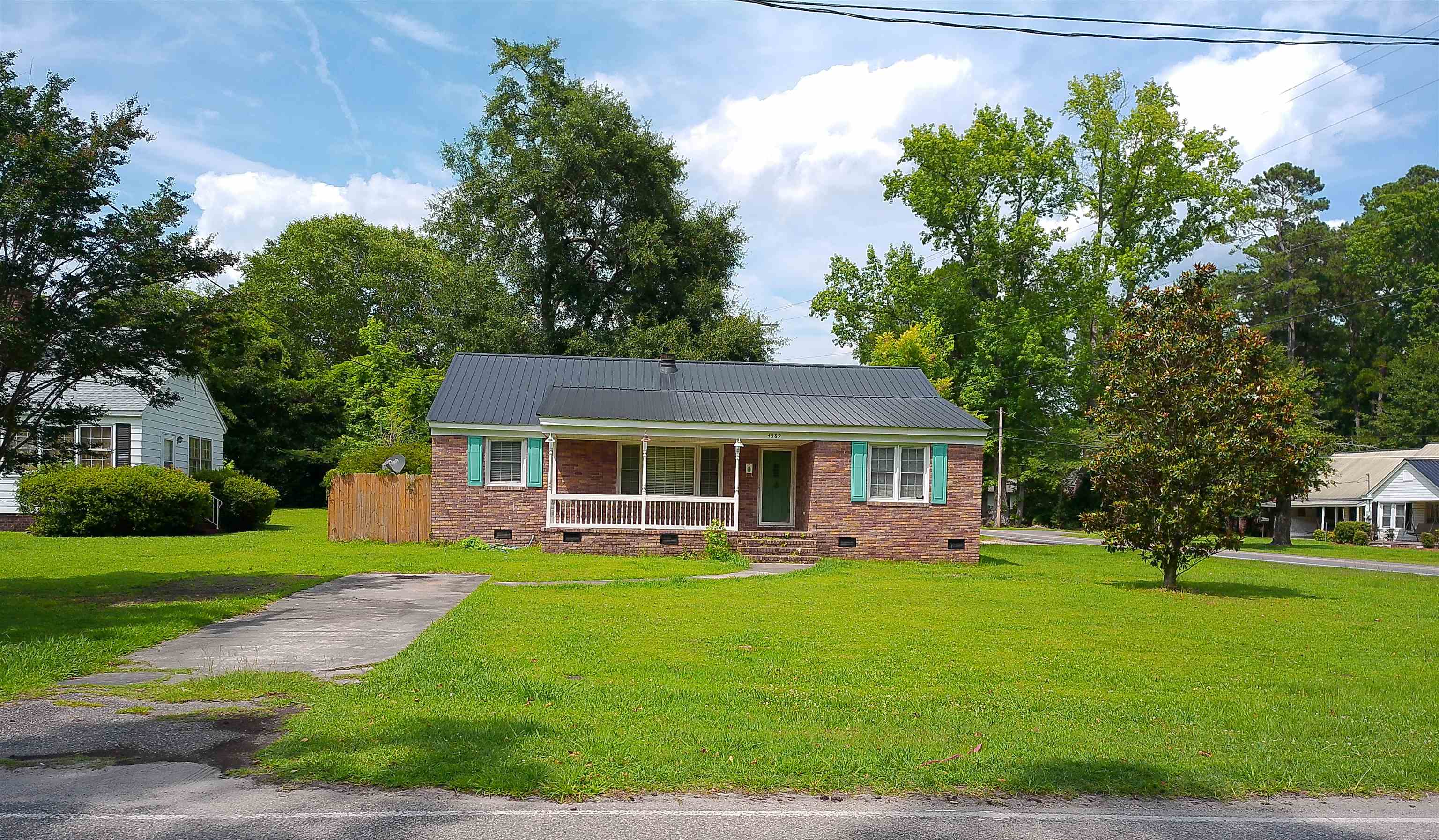 4389 McQueen St., Loris