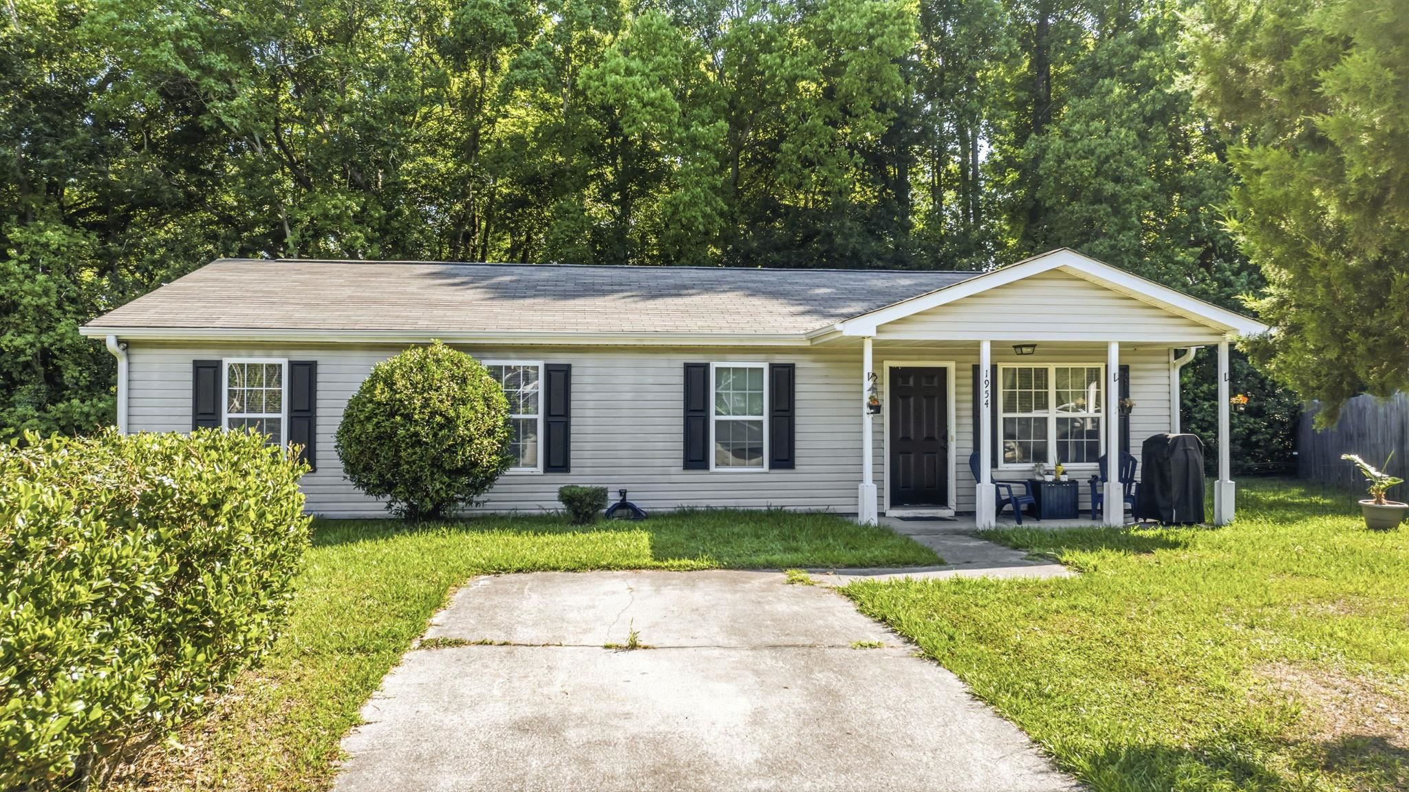 1954 Hampton Circle, Georgetown